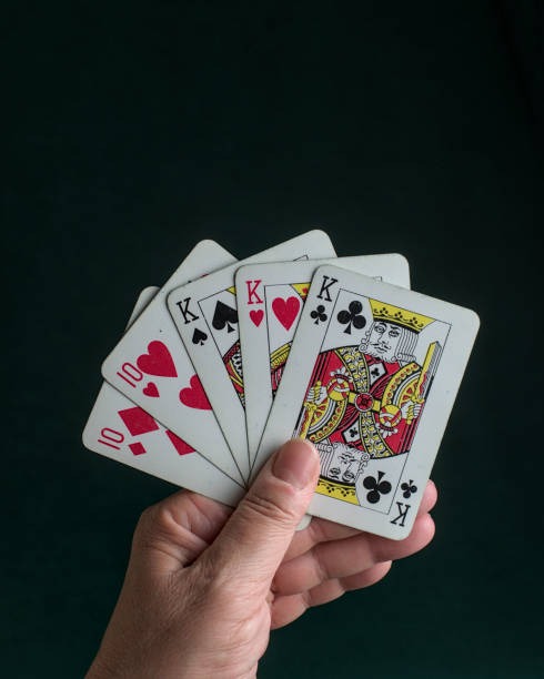 Live dealer at Texas Hold'em Bonus table on asiagenting slot